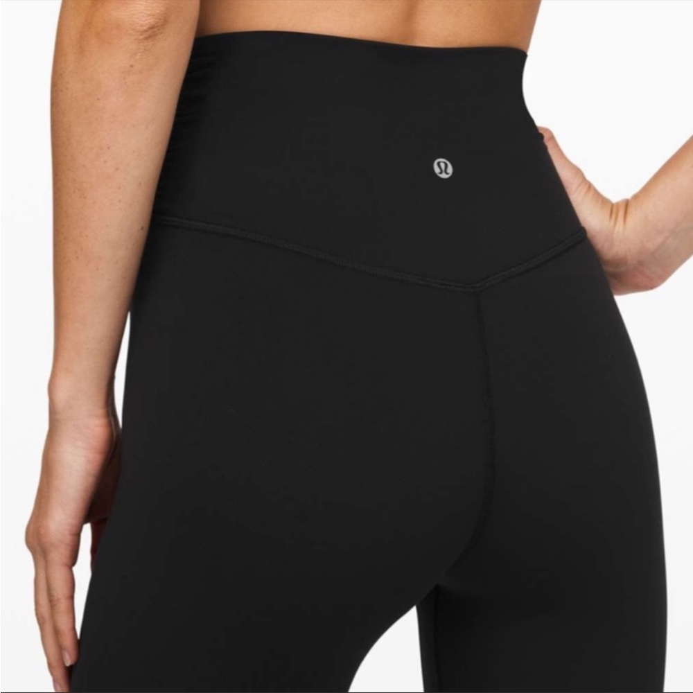 Align HR Cropped 21” *Cross Waist lightly worn